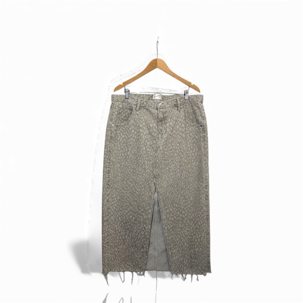 NWOT Universal thread Denim Maxi Jean Skirt Light Leopard Animal Print. 
Size 16 - Picture 4 of 11